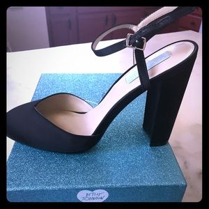 Betsy Johnson Black heels